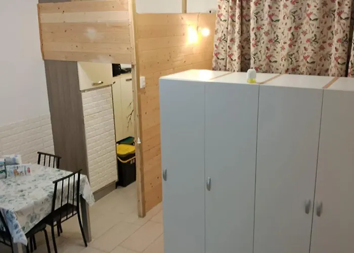 Dimoramadonnella * Bari