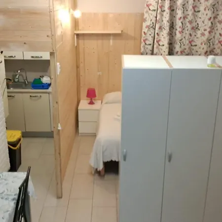 Dimoramadonnella * Bari