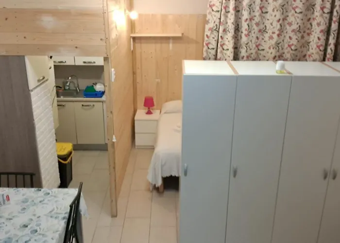 Dimoramadonnella * Bari